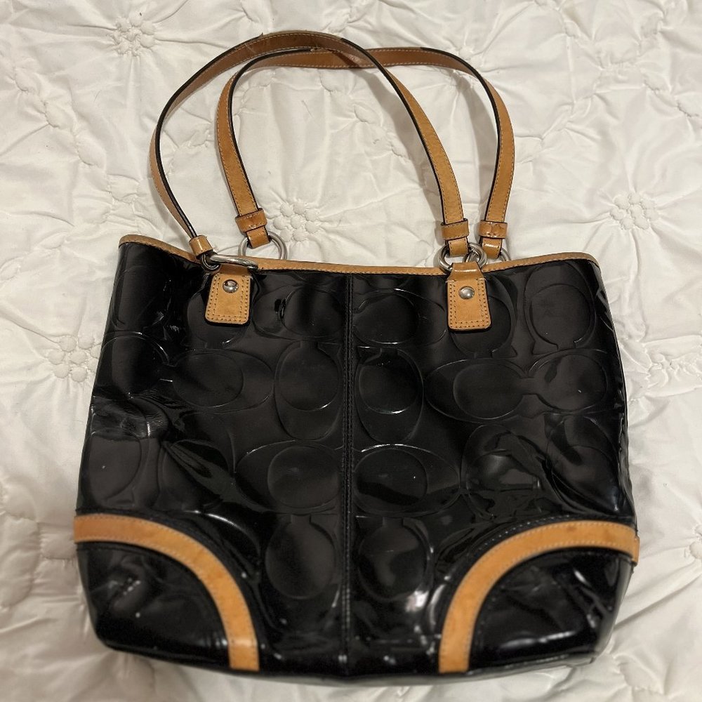 Authentic Coach Peyton Tote in Black Patent Leather